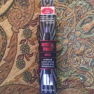 Mood matcher lip color